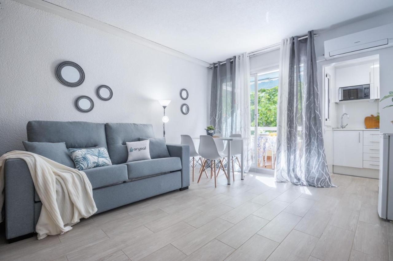 Bonito estudio renovado Salou Esterno foto