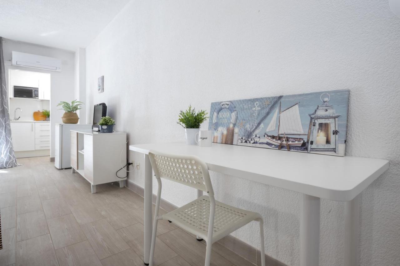 Bonito estudio renovado Salou Esterno foto