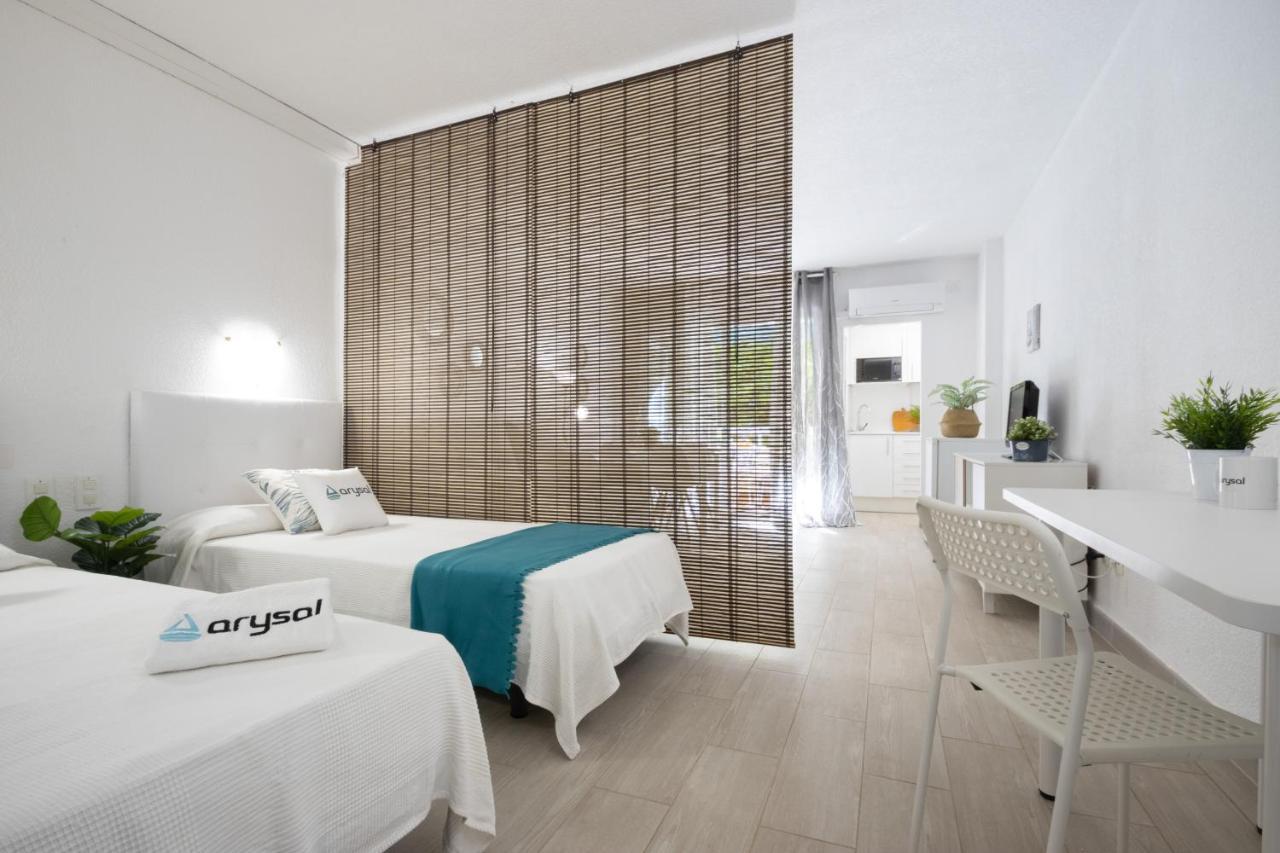 Bonito estudio renovado Salou Esterno foto